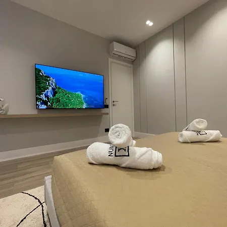 アパート 2 Bedroom Penthouse *