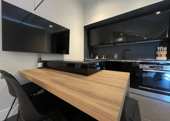アパート 2 Bedroom Penthouse *