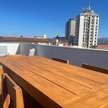 2 Bedroom Penthouse Appartamento Olbia