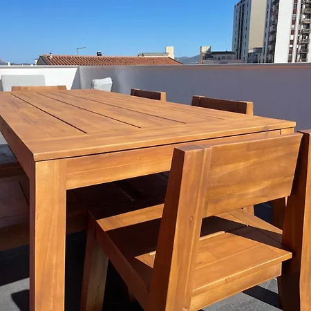 2 Bedroom Penthouse Appartamento