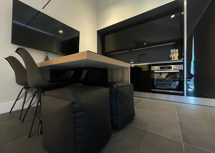 2 Bedroom Penthouse 아파트